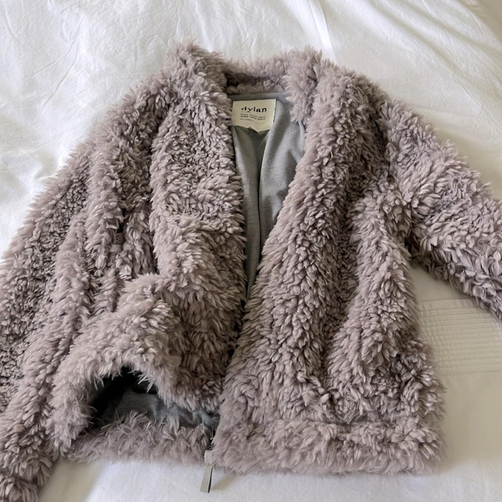 XS faux fur jacket in a light dusty purple